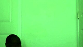 pausing my dance to explain favorite workout pose without glasses