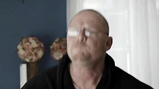 Jefe folla salvaje a niñera latina cachonda