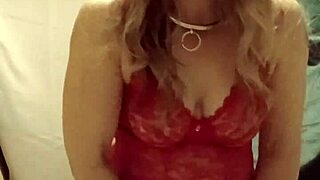 2025 12 02 Esclave F En Body Rouge Masturbates In Stockings