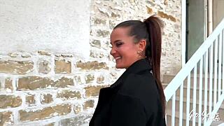 amy stone brune milf slut espagnole branlette pro