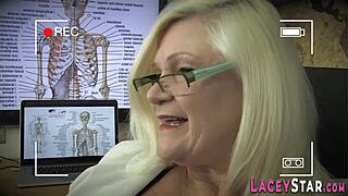 granny vibes that brit babe's pussy till she squirms