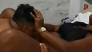 Eats Pussy Cums in Ass