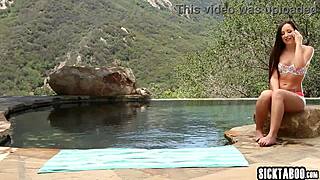 Kendra lust licks lola foxx's wet milf pussy deep