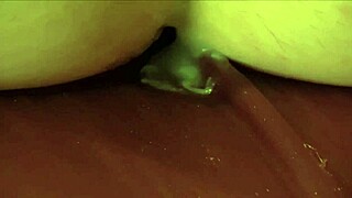 my fat amateur gf screams in orgasm taking thick creampie missionary style 😩💦