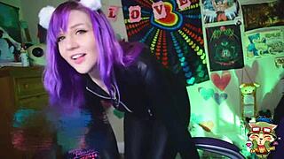 Big ass milf cums hard in camshow!