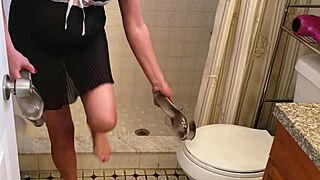 She Teases Till She Cums Hard!!