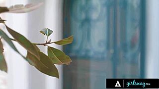 Fuck yes! Valentina Nappi scissored and strapon fucked outdoors!