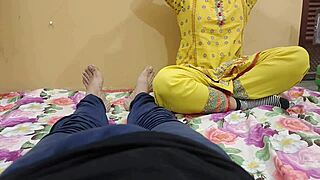 Desi pakistani stepmom's handjob tempts beyond control