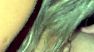 WOW! HOTWIFE BELINHA FLASHES MOTOBOY, STREET EXHIBITION, THEN FÉ FILLS HER ASS WITH MILK!