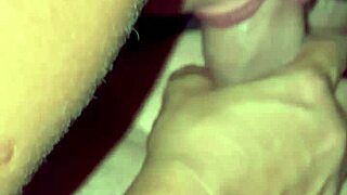 WOW! HOTWIFE BELINHA FLASHES MOTOBOY, STREET EXHIBITION, THEN FÉ FILLS HER ASS WITH MILK!