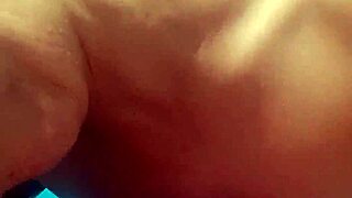 Novia Mamando Verga Dura en Piscina Cabaña Amateur