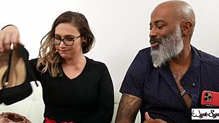 shaundam unloads on red august's juicy pawg pussy lips