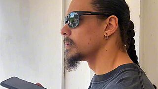 Infiel ama de casa folla plomero en porno español