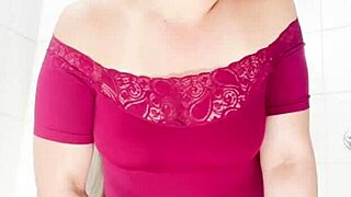 Wifey preps juicy pussy for stranger fuck in front of cuck hubby 😈💦👅