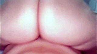 madrastra's huge tits and ass bounce wild!