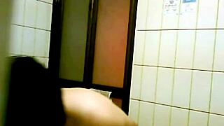 housewife flashes her pussy just loving the thrill of it