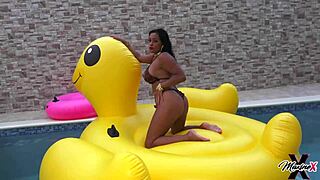 maxine x fingers her curves teasing us all solo