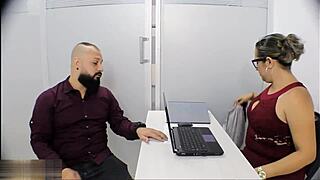 a cambio de aumento follo mi jefe historia completa