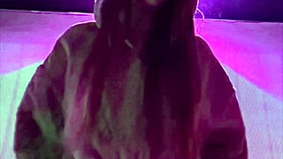 wanna watch artemisia love smoke hot outdoors?