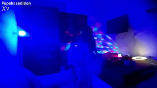 i get so turned on watching vivi guedez tease between those big toys slowly