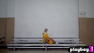 is lennon elizabeth's petite cheerleader body stripping for you now?