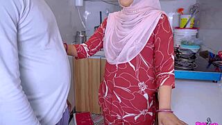 Hijabi stepsis hairy pussy creampied by bhaijaan kitchen