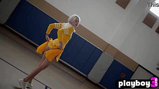 is lennon elizabeth's petite cheerleader body stripping for you now?