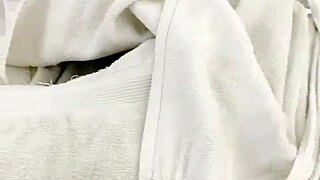 pinay dubai massage girl offers wet pussy extras