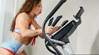 whoa muscle babe brandi mae gives hot joi instructions 💪🍑🔥