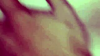 ruiva safada baba no pau e pede pra meter