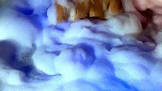 i love my stepmom's perfect ass bouncing during jacuzzi anal sex