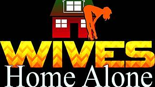 natural blonde housewife fingers her wet pussy solo