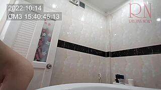 naked curvy maid no panties office toilet pussy clean