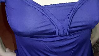 Mmm Sexy Stepmom's Juicy Cameltoe Pussy Closeup!