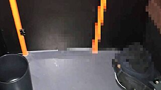 casada milf safada fode pauzudo no swing e corno fica na mão