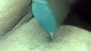 mature solo masturbation session fingering wet pussy closeup