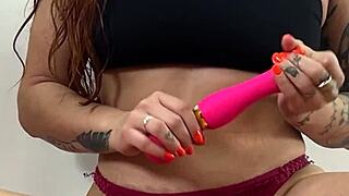 Camila Vegas Moans Gozando Hard with Dildo in Wet Pussy