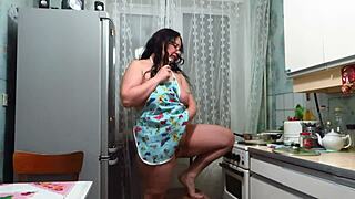 mature bbw forks fat pussy shakes huge boobs kitchen fetish solo