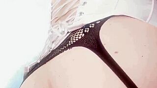 pille a mi madrastra con el vecino...ahora es mi puta! me traga todo el semen 😩💦