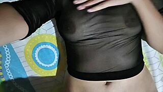 She masturbates with boss for doubled salary raise