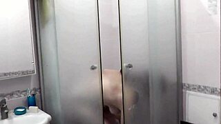 Mature Frina showers big tits wet pussy, bring towel roommate?