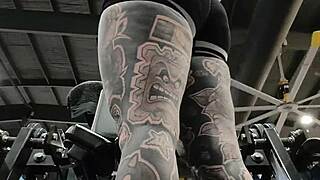 check out this gym milf's juicy big ass booty workout?