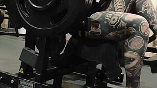 check out this gym milf's juicy big ass booty workout?