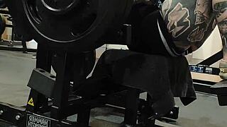 check out this gym milf's juicy big ass booty workout?