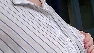 Chubby Japanese Wife Masturbates Excitedly Outdoors