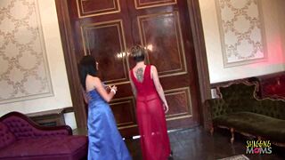 Blonde milfs ring bell for anal dp threesome satisfaction?