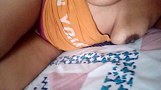 playing with my juicy pussy gets me so excited solo squirt time