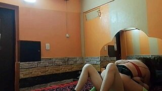 mira como monto rico en el espejo, ¿te gusta el ángulo?