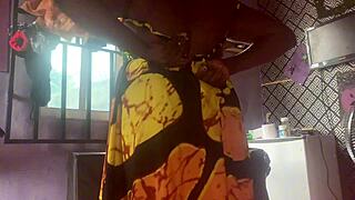 bustysaxx STRIPTEASE