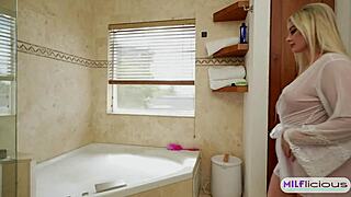 pizza guy, wanna fuck this big booty blonde milf pawg trixi brooks?